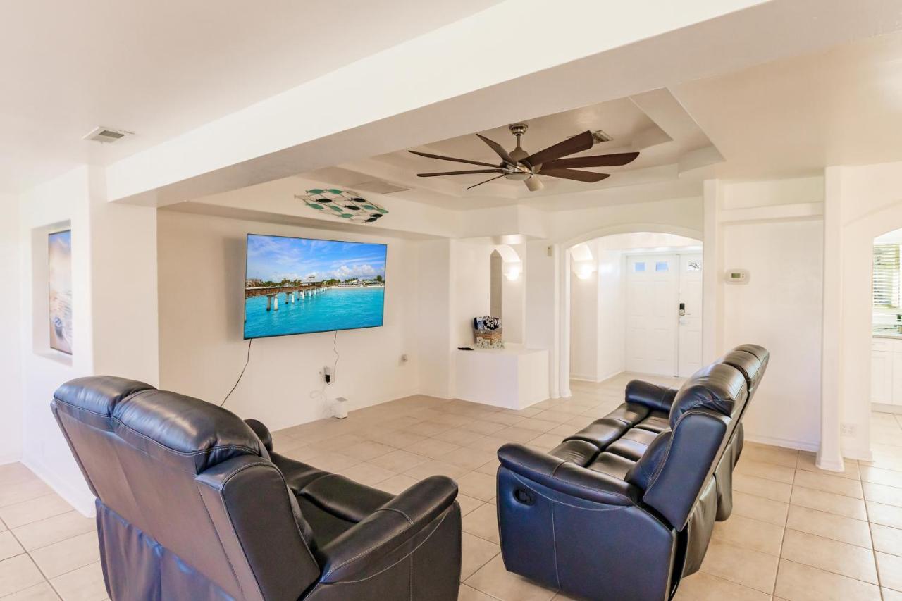 New! Dock Canal Family Home W/Pool & Gulf Access! North Fort Myers Exterior foto
