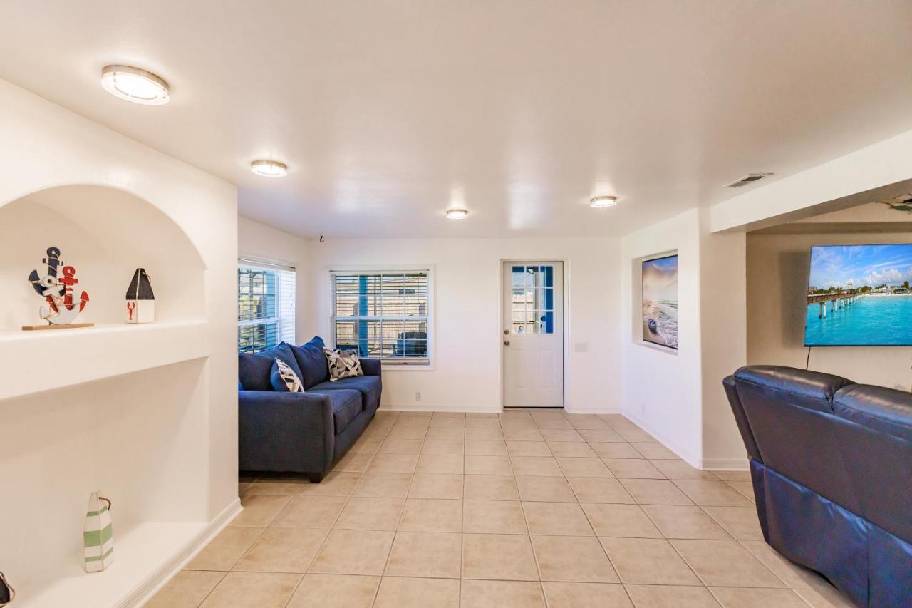 New! Dock Canal Family Home W/Pool & Gulf Access! North Fort Myers Exterior foto